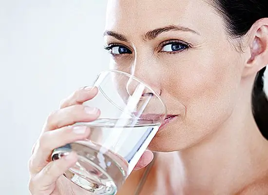7 beneficii dovedite stintific ale consumului regulat de apa