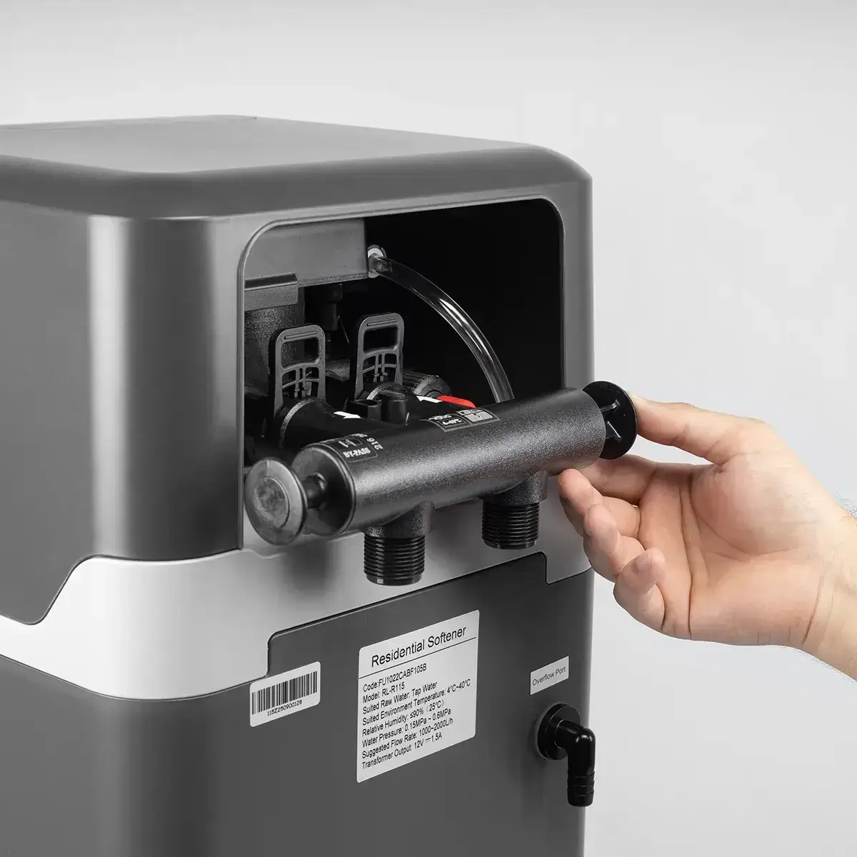 Dedurizator automat, Ecosoft CUBE 150, 15 litri de rasina, 2 m2/h debit nominal